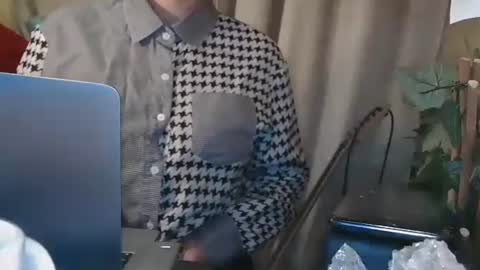Julia Follow me on Onlyfansju grosroberts online show from 12.08.24