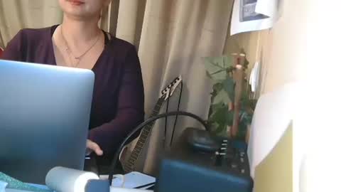Julia Follow me on Onlyfansju grosroberts online show from 12.10.24