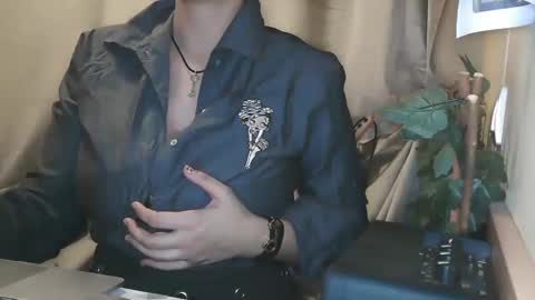 Julia Follow me on Onlyfansju grosroberts online show from 01.05.25