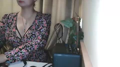 Julia Follow me on Onlyfansju grosroberts online show from 01.18.25