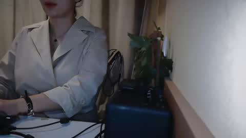 Julia Follow me on Onlyfansju grosroberts online show from 01.26.25