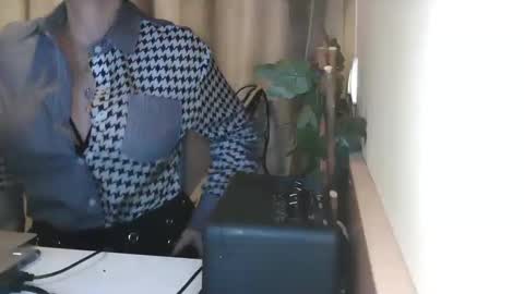 Julia Follow me on Onlyfansju grosroberts online show from 02.02.25