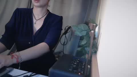 Julia Follow me on Onlyfansju grosroberts online show from 02.10.25