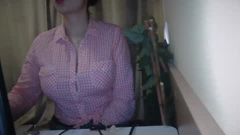 Julia Follow me on Onlyfansju grosroberts online show from 02.23.25