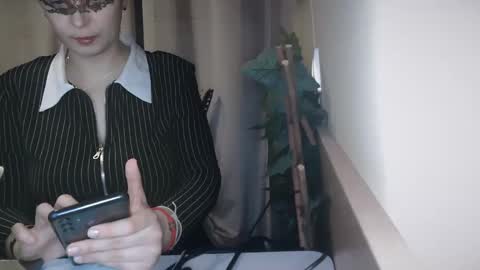 Julia Follow me on Onlyfansju grosroberts online show from 02.25.25