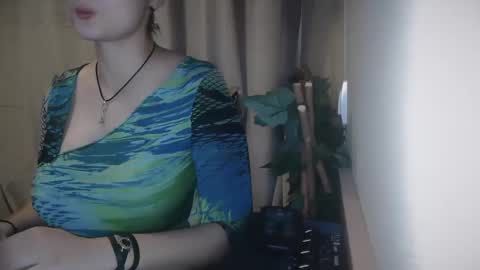 Julia Follow me on Onlyfansju grosroberts online show from 03.05.25