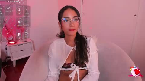 Snapshot of elegant_rouse chatting on 06.14.26 Rouse online show from 06.14.26
