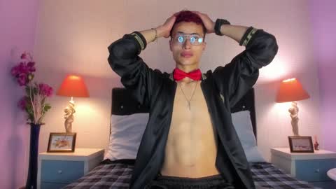 Snapshot of elegant_wolf chatting on 01.05.25 Elegant online show from 01.05.25