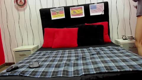 Snapshot of elegant_wolf chatting on 01.18.25 Elegant online show from 01.18.25