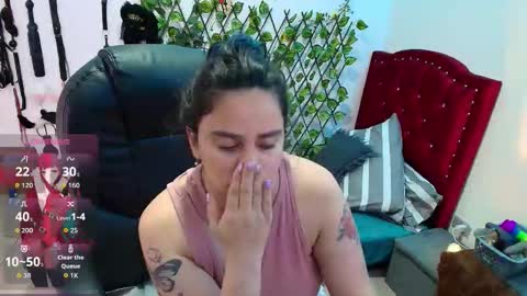 Snapshot of elektra_91 chatting on 10.31.25 elektra online show from 10.31.25