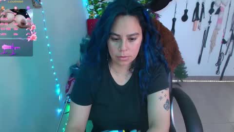 Snapshot of elektra_91 chatting on 02.17.26 elektra online show from 02.17.26