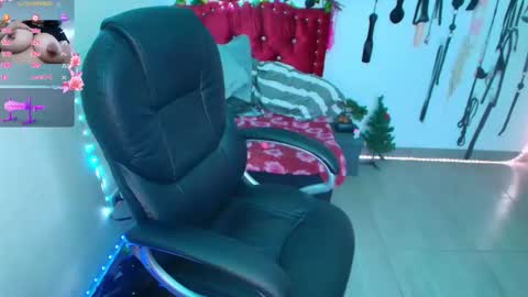 Snapshot of elektra_91 chatting on 02.25.26 elektra online show from 02.25.26