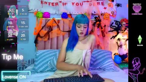 Snapshot of elektrablue_1 chatting on 10.30.25 Elektra online show from 10.30.25