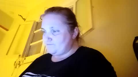 Snapshot of elena2025 chatting on 10.04.25 ELENA online show from 10.04.25