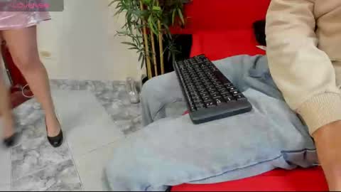 Snapshot of elena_and_derek chatting on 12.26.24 Elena Derek online show from 12.26.24