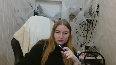 Snapshot of elena_maeer chatting on 10.31.25 Elena online show from 10.31.25