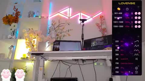 Elena online show from 10.18.25