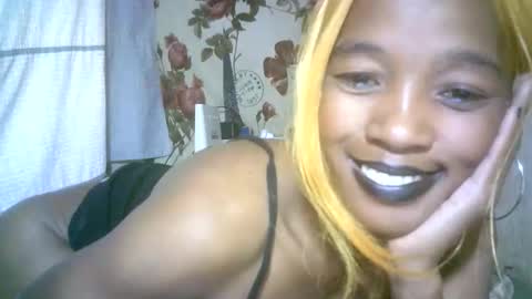 Snapshot of elenah0123 chatting on 10.27.25 elenah013 online show from 10.27.25