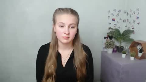 Elena online show from 11.04.25