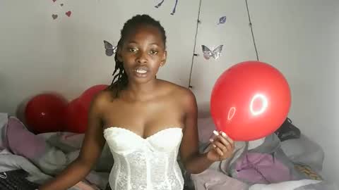 Snapshot of eleniedoll chatting on 02.12.26 eleniedoll online show from 02.12.26