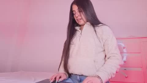 Snapshot of elenna_salvatoree chatting on 07.26.26 Elena online show from 07.26.26