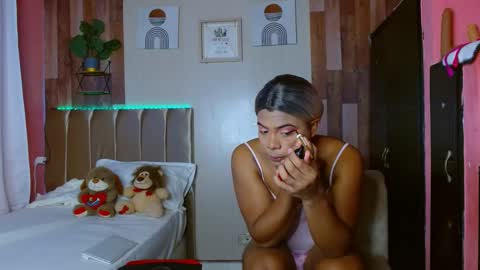 Snapshot of eletrabrowns chatting on 10.14.25 eletrabrowns online show from 10.14.25