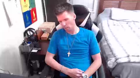 Snapshot of elevatetlb chatting on 10.12.25 Walker online show from 10.12.25