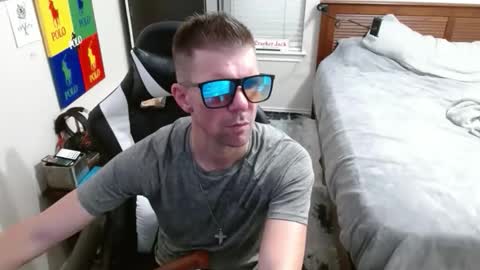 Snapshot of elevatetlb chatting on 10.28.25 Walker online show from 10.28.25