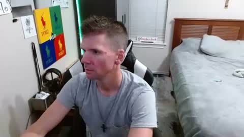 Snapshot of elevatetlb chatting on 11.03.25 Walker online show from 11.03.25