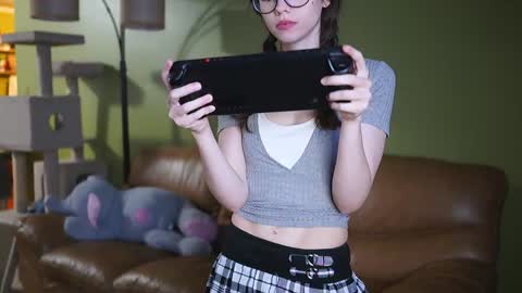 Snapshot of elfenemma chatting on 12.13.24 Emma online show from 12.13.24