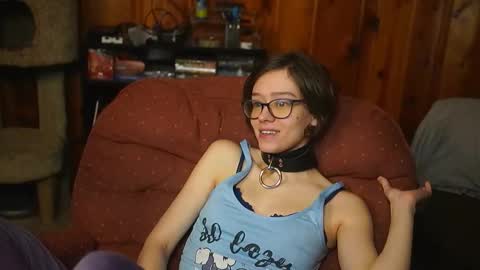 Snapshot of elfenemma chatting on 11.08.25 Emma online show from 11.08.25