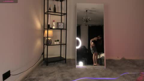 Snapshot of elfiecollins chatting on 09.21.25 Elfie online show from 09.21.25