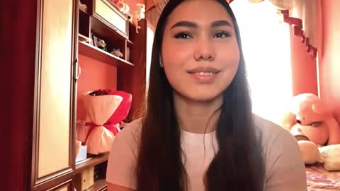 Snapshot of elfredamorr chatting on 10.14.25 Sofia online show from 10.14.25