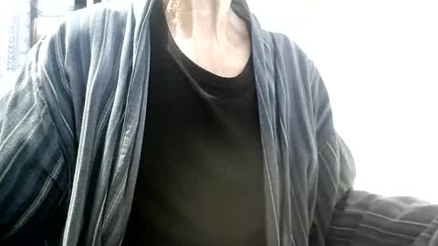 elfyonee online show from 12.03.25