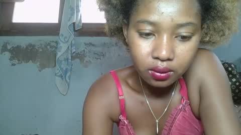 Snapshot of elia011 chatting on 01.30.25 elia011 online show from 01.30.25