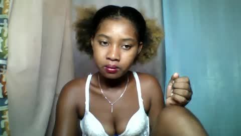 Snapshot of elia011 chatting on 01.31.25 elia011 online show from 01.31.25