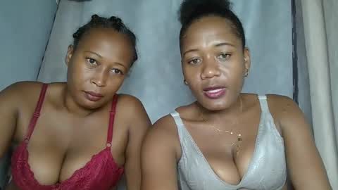 Snapshot of elia011 chatting on 02.02.25 elia011 online show from 02.02.25