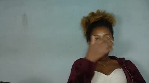 Snapshot of elia011 chatting on 02.07.25 elia011 online show from 02.07.25