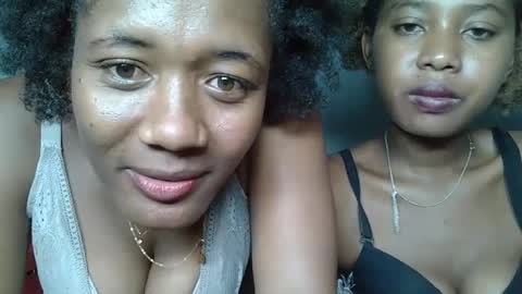 Snapshot of elia011 chatting on 02.08.25 elia011 online show from 02.08.25