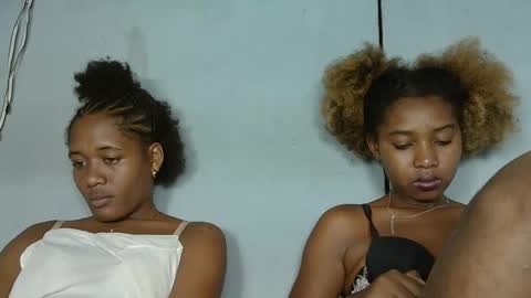 Snapshot of elia011 chatting on 02.08.25 elia011 online show from 02.08.25