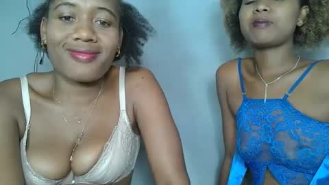 Snapshot of elia011 chatting on 02.09.25 elia011 online show from 02.09.25