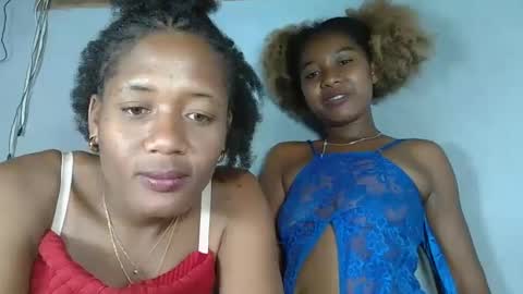 Snapshot of elia011 chatting on 02.09.25 elia011 online show from 02.09.25