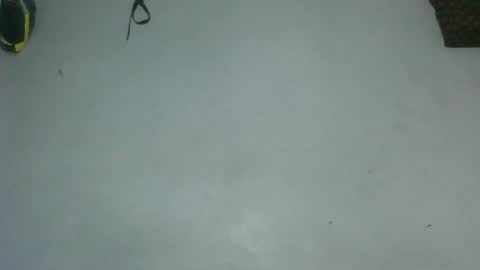 Snapshot of elia011 chatting on 10.27.25 elia011 online show from 10.27.25