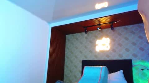 Snapshot of elian_craiggggg chatting on 11.03.25 Elian online show from 11.03.25