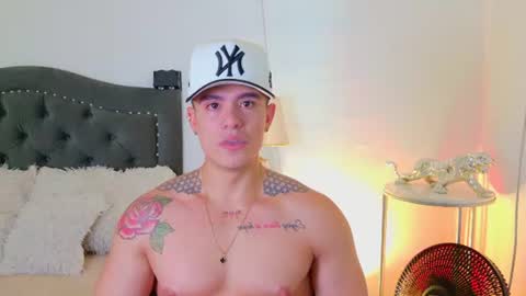 Snapshot of elian_craiggggg chatting on 06.17.26 Elian online show from 06.17.26