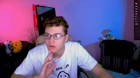 Snapshot of elian_flame chatting on 10.16.25 elian_flame online show from 10.16.25