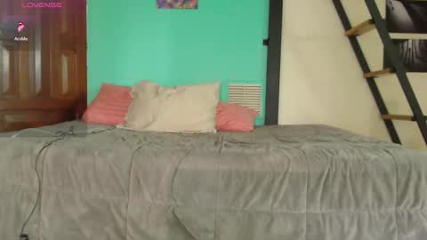 Elian Moon online show from 12.10.24