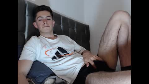 Snapshot of elian_tg chatting on 09.23.25 Elian online show from 09.23.25