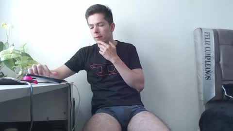 Snapshot of elian_tg chatting on 06.15.26 Elian online show from 06.15.26