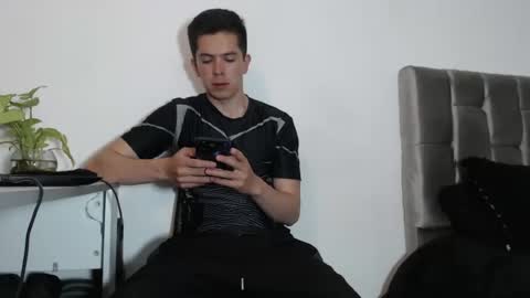 Snapshot of elian_tg chatting on 06.17.26 Elian online show from 06.17.26